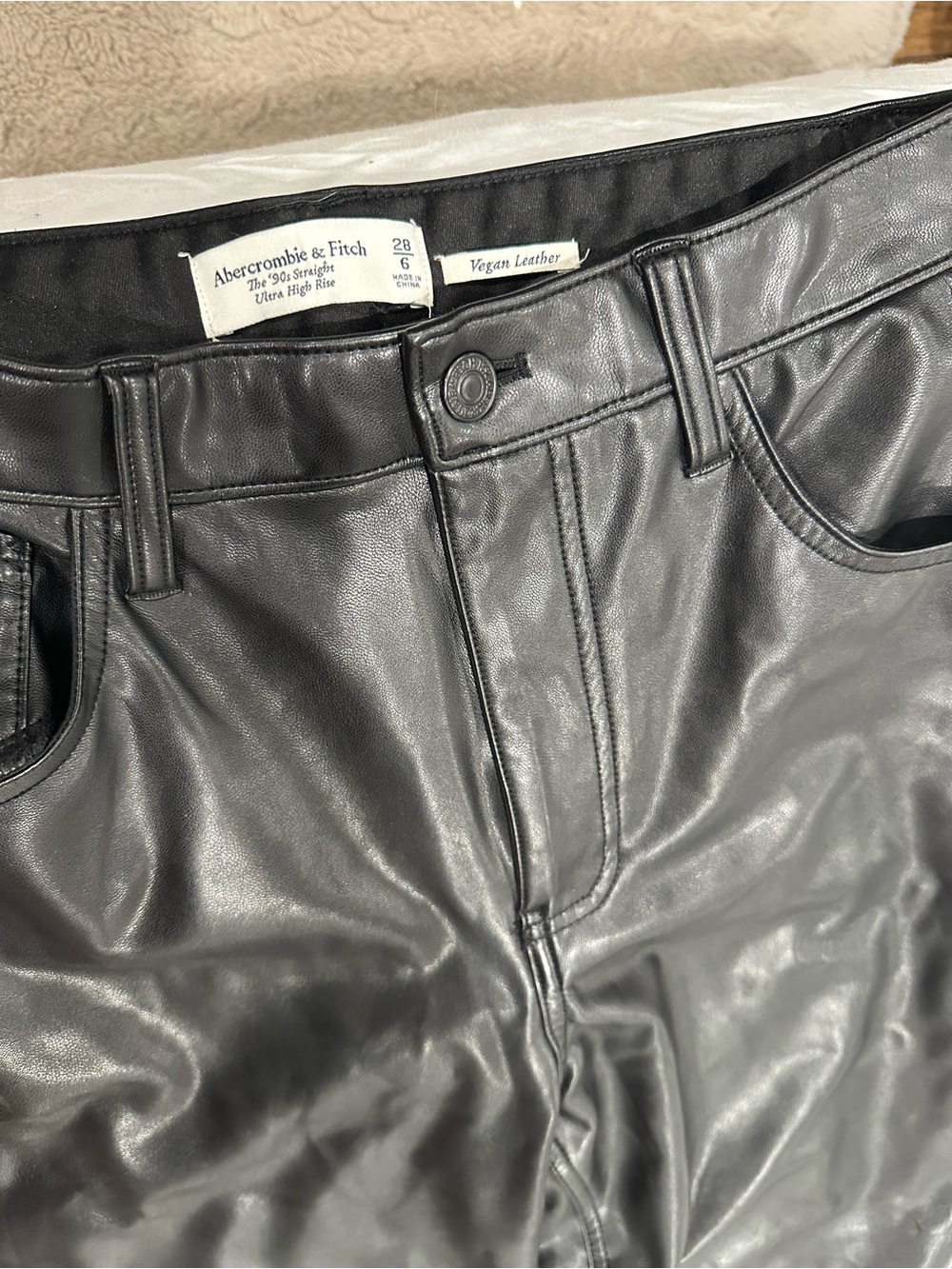 Abercrombie & Fitch Vegan Leather High-Rise Jeans - Black Size 28